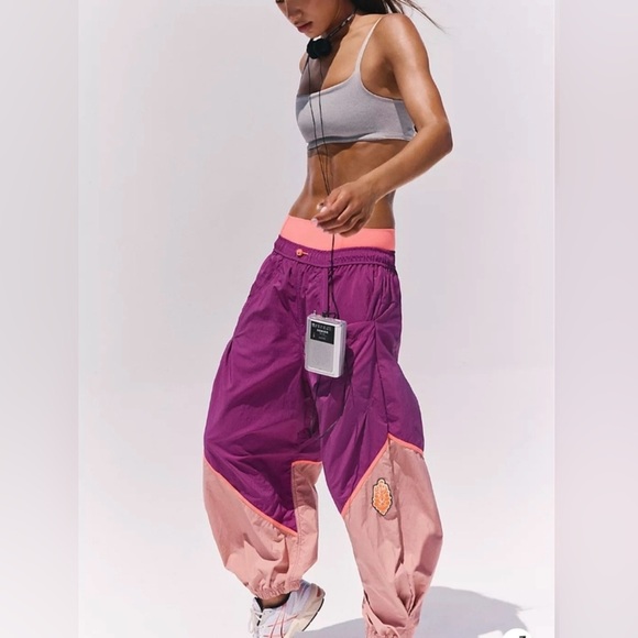 NWT FP Movement Freeflow Pants
Deep Mulberry Sm,Med,Lg - Picture 4 of 10